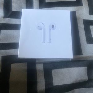 Apple AirPods 2nd Generation